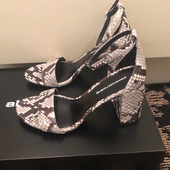 Alexander Wang Size 6 Snake Print Sandal. NEW - Picture 3 of 3